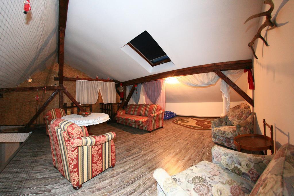 Cuibul Salamandrelor Hotel Sarmizegetusa Bilik gambar